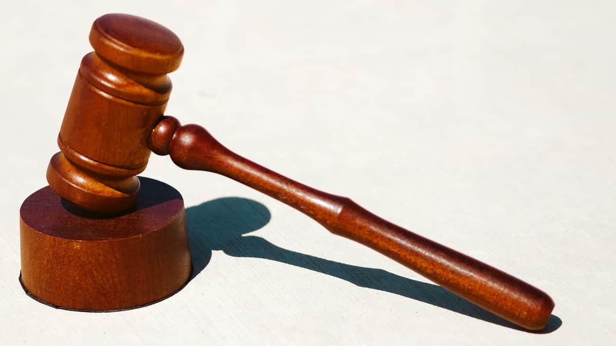 Russia to deport two Tajik men for wearing women’s clothes to market