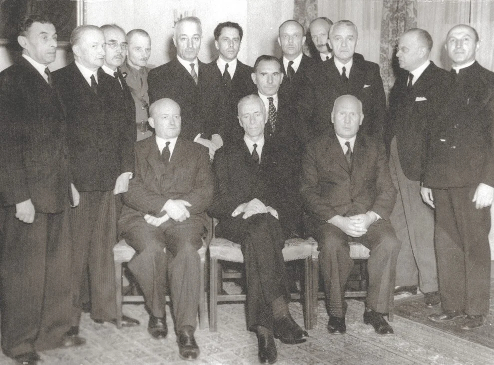 Польское Правительство в изгнании во главе с Станиславом Миколайчиком в 1944 году. Фото: Wikimedia (PD)