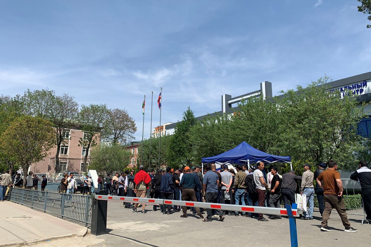 Представительство Многофункционального миграционного центра в Душанбе. Фото Your.tj Фото Your.tj