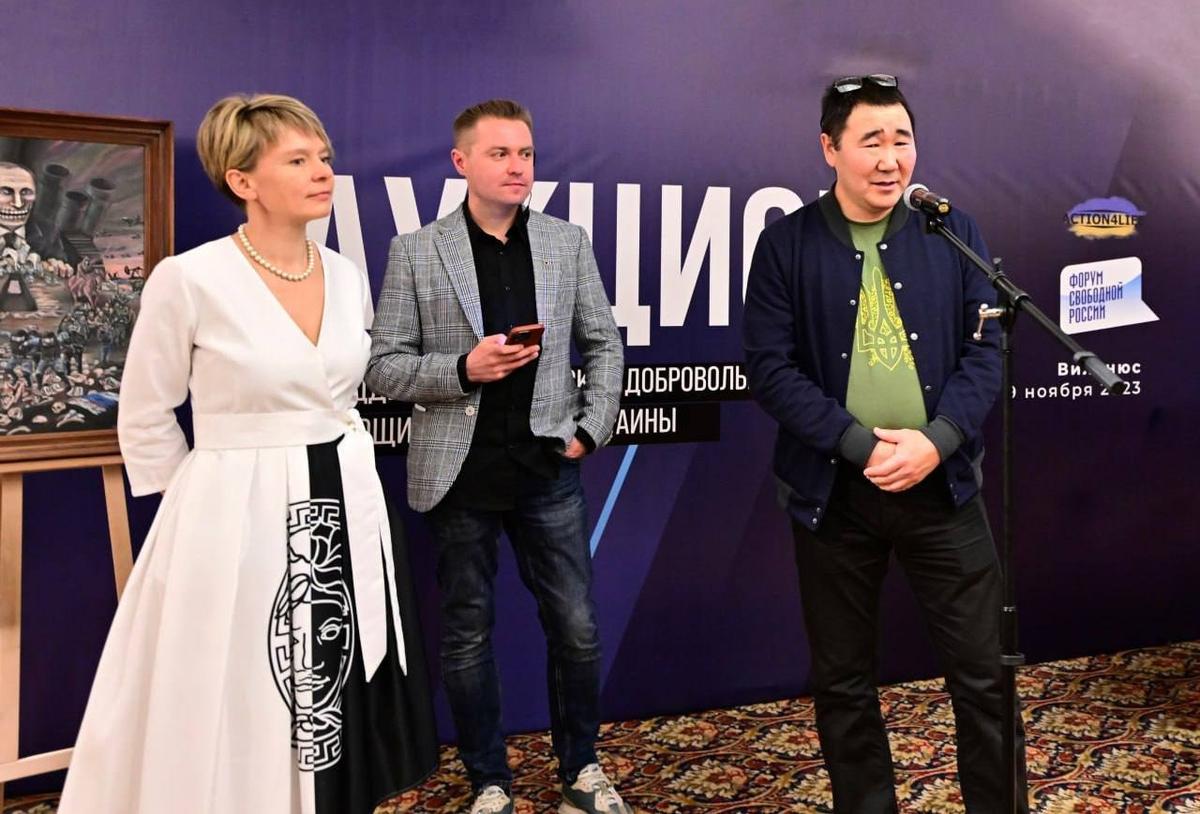 Владислав Аммосов (справа). Фото: forumfreerussia.org