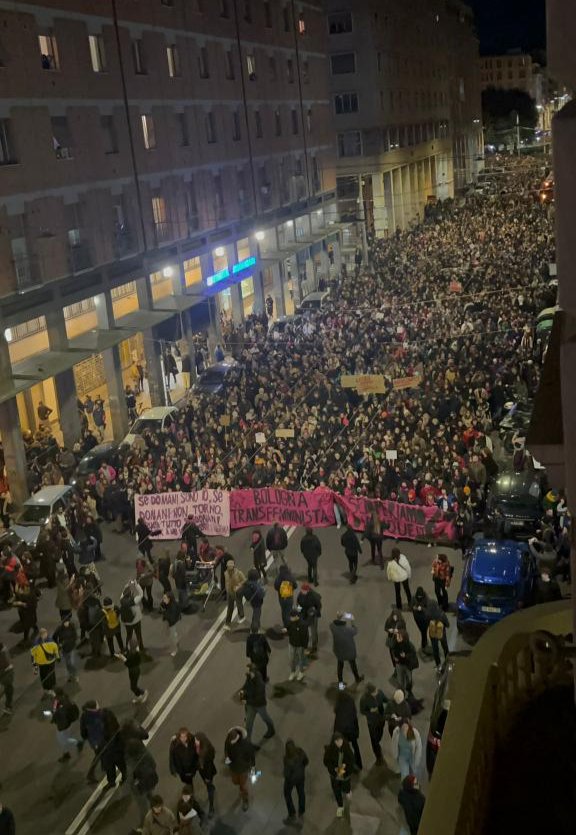 Акция против насилия в Риме. Фото: твиттер