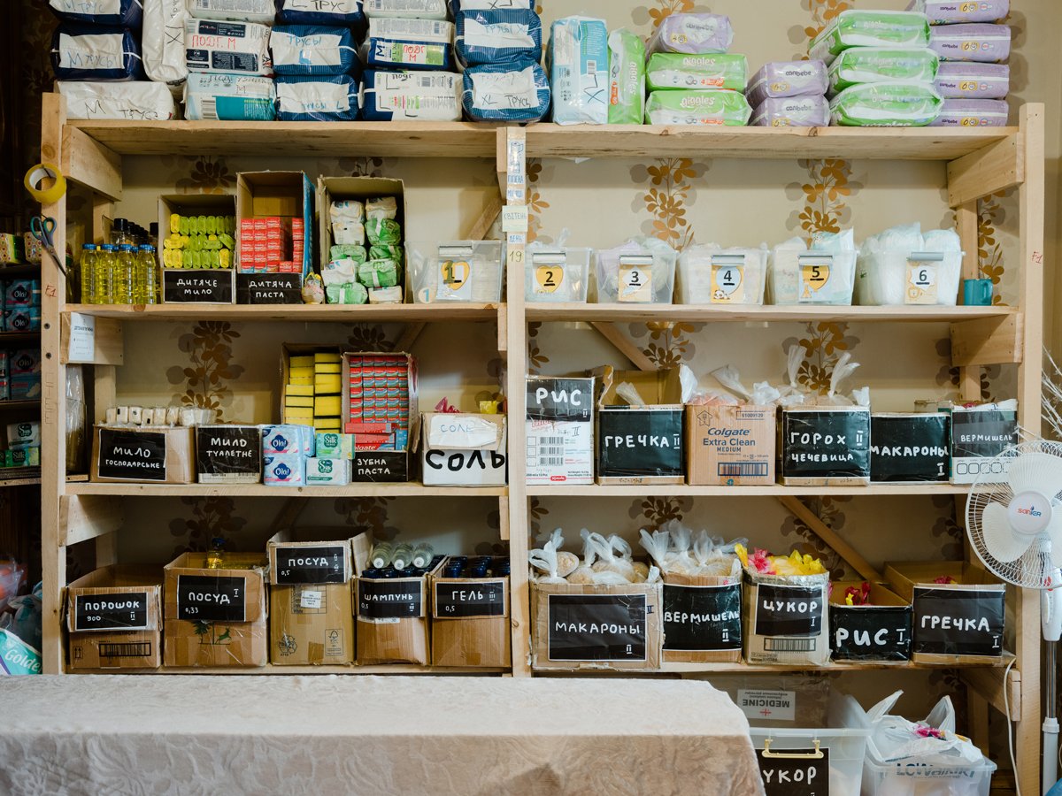 Продукты и принадлежности первой необходимости. Фото: Choose to help