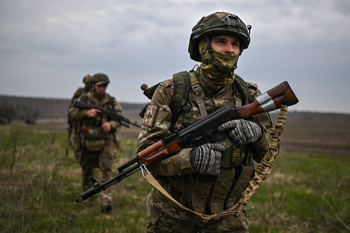 Российские военнослужащие в Курской области, 17 апреля 2025 года. Фото: Сергей Бобылёв / Спутник / Imago Images / Scanpix / LETA