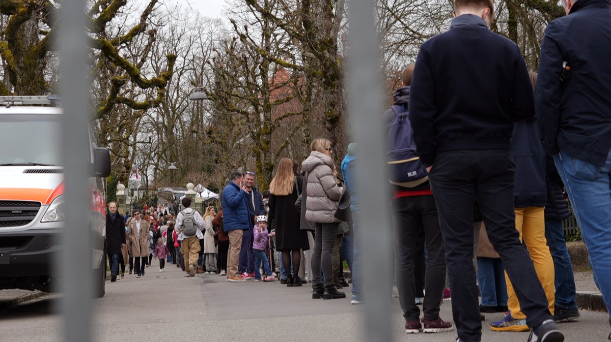 Российская пропаганда: выборы совершенны, очереди провалились