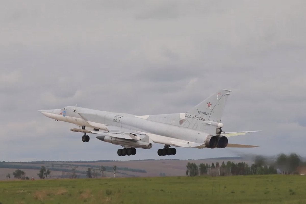 Ту-22М3 в Иркутской области, июнь 2022 года. Фото: Минобороны РФ / Telegram