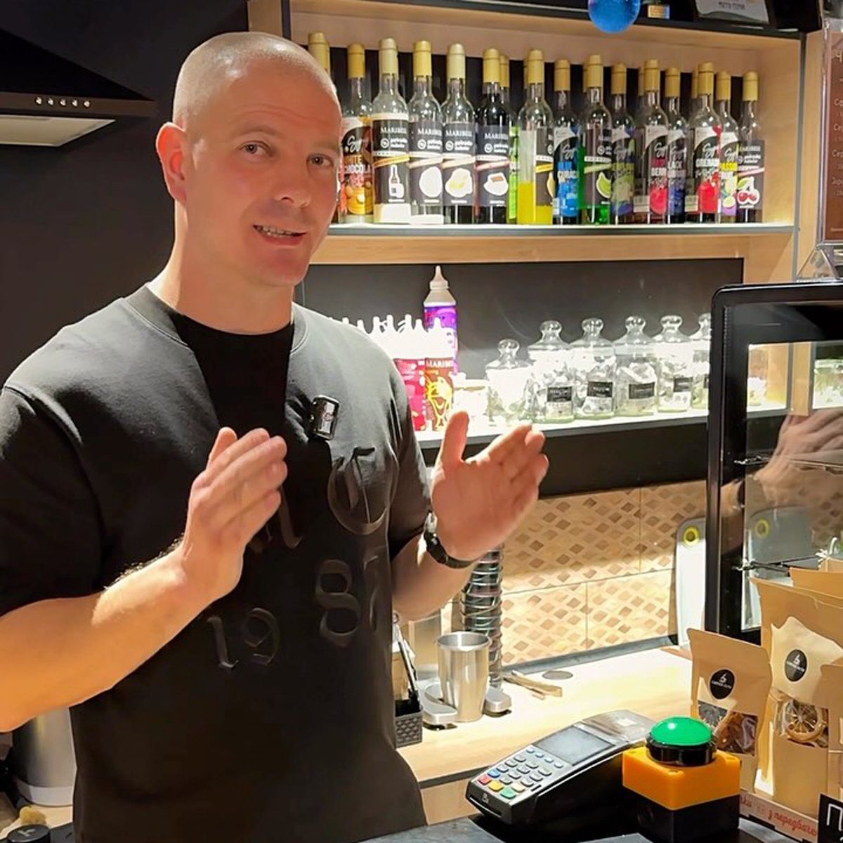 Владелец «Coffee 11\11» Алексей. Фото: @kherson_coffee1111 / Instagram