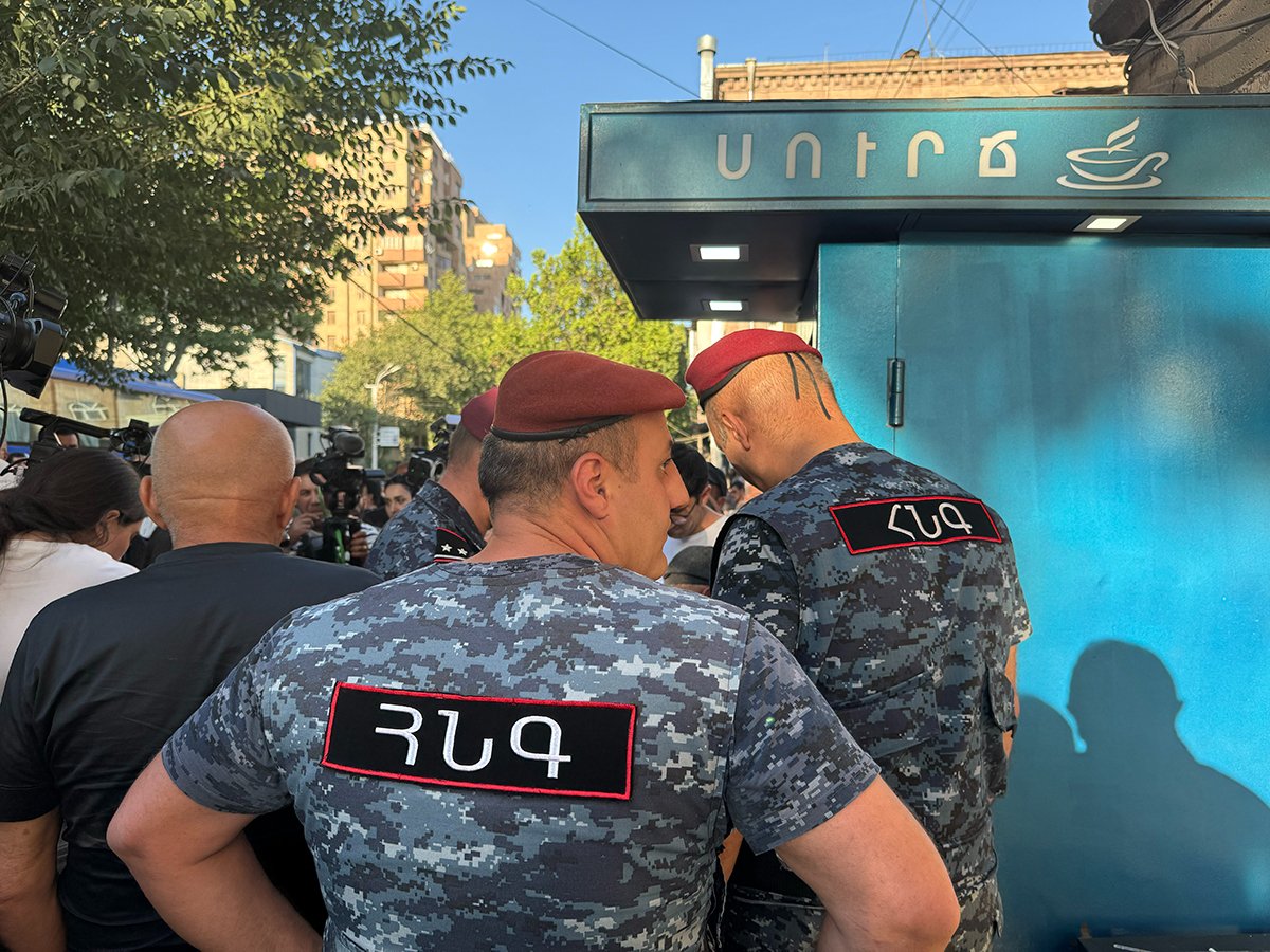 Обстановка у Следственного комитета в Ереване, 27 июня 2025 года. Фото: Варужан Саргсян