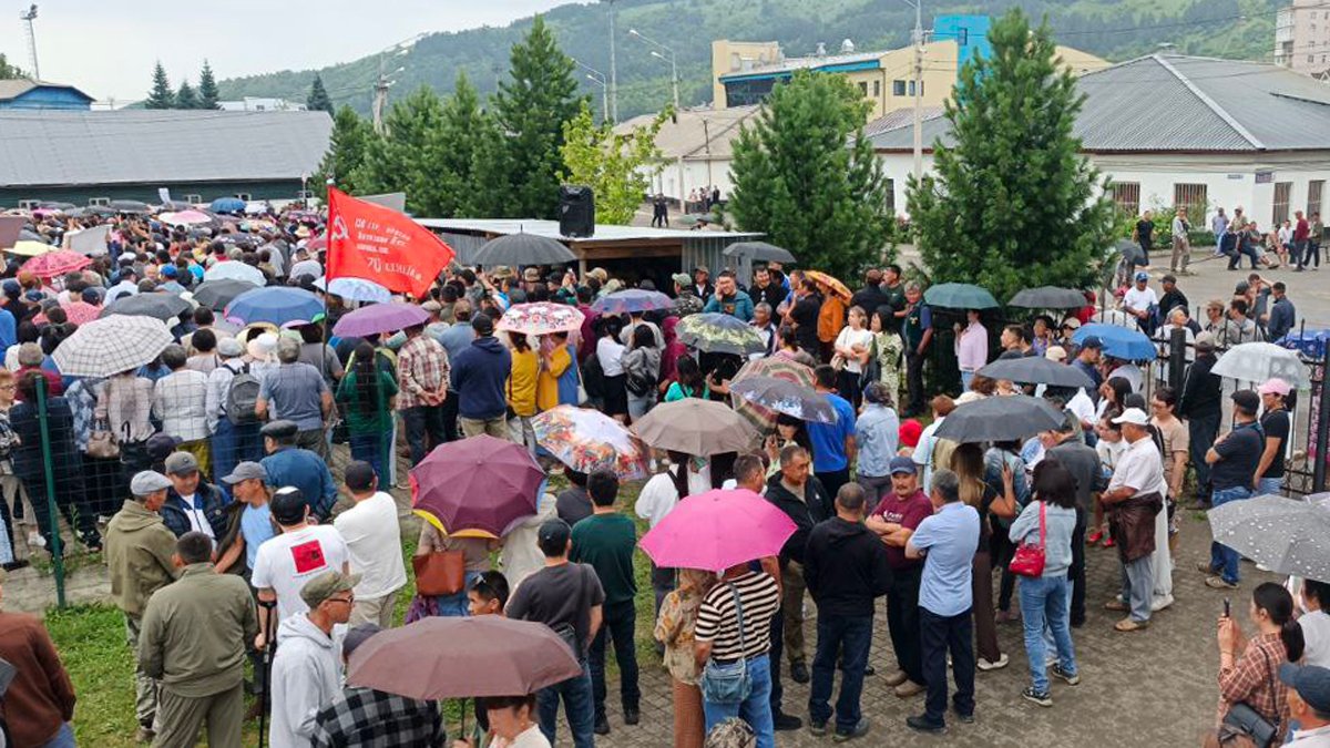 Митинг в Горно-Алтайске, 21 июня 2025 года. Фото: Павел Пастухов / Telegram