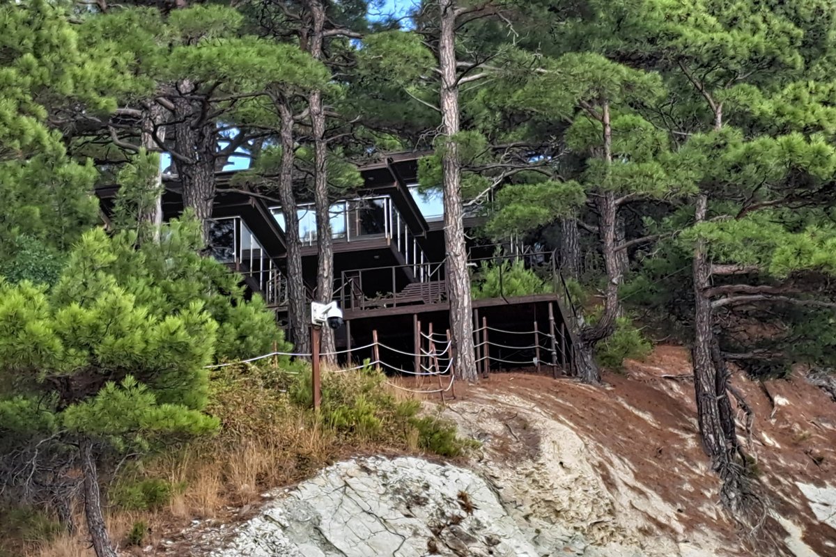 Бывшая дача Пригожина в Геленджике. Фото: Дмитрий Шевченко / Гражданская инициатива против экопреступности / VK