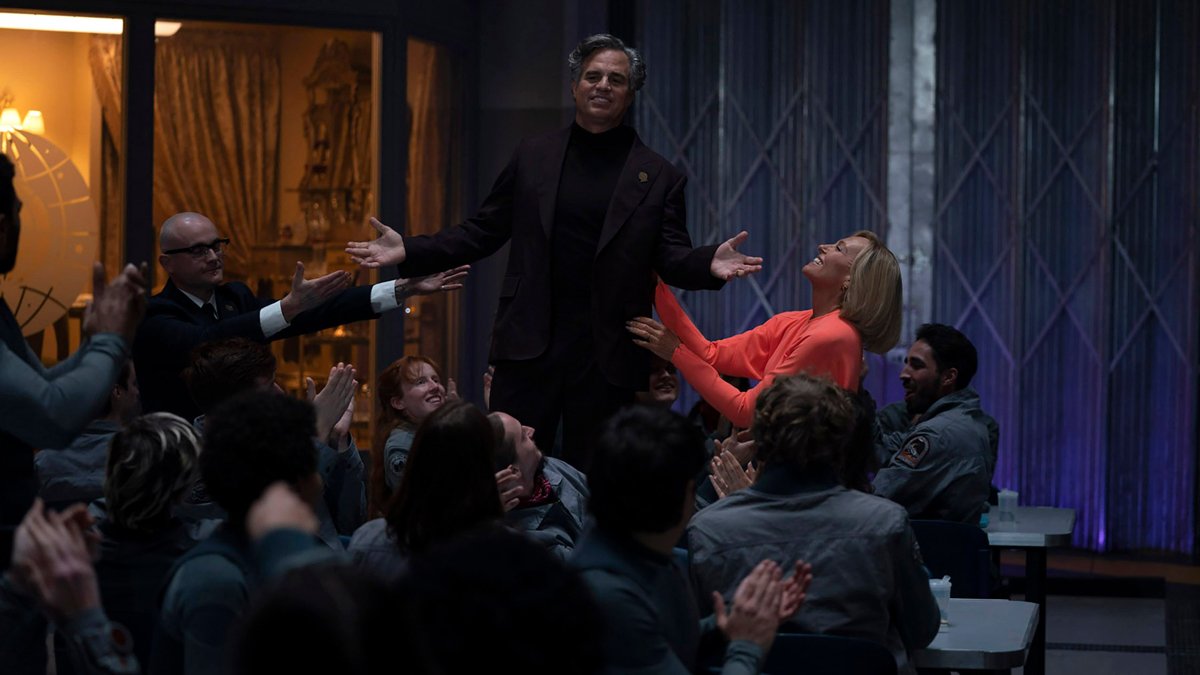 Марк Руффало и Тони Колетт в фильме «Микки 17». Фото: Warner Bros. / Berlinale