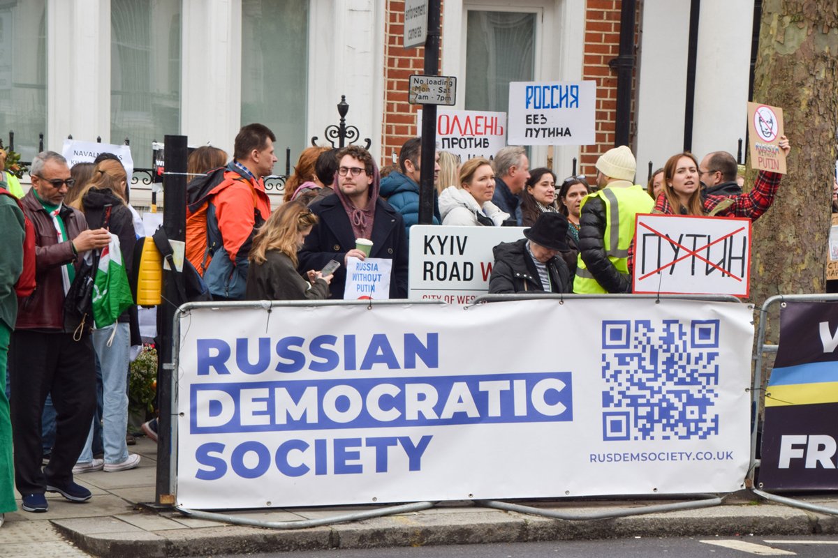 Акция протеста у здания посольства России в Лондоне в день выборов, 17 марта 2024 года. Фото: Vuk Valcic / ZUMA Press Wire / SplashNews.com / Vida Press