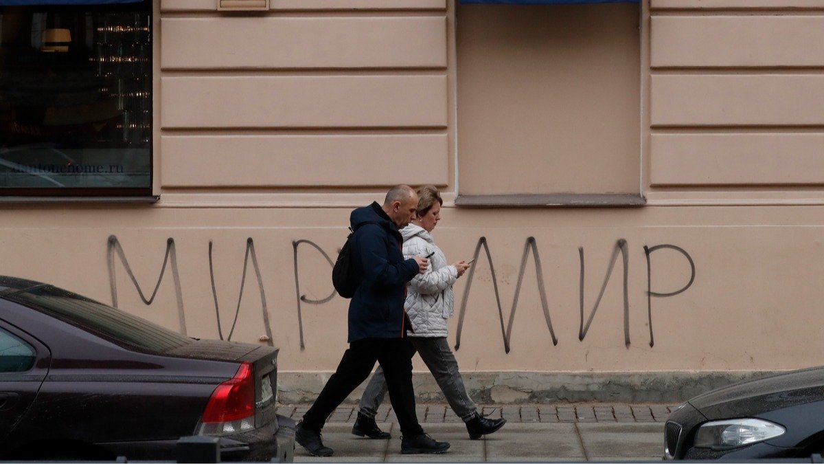 Четыре года после Бучи: российские власти продолжают бороться с постами о жестоких убийствах мирных жителей в Украине