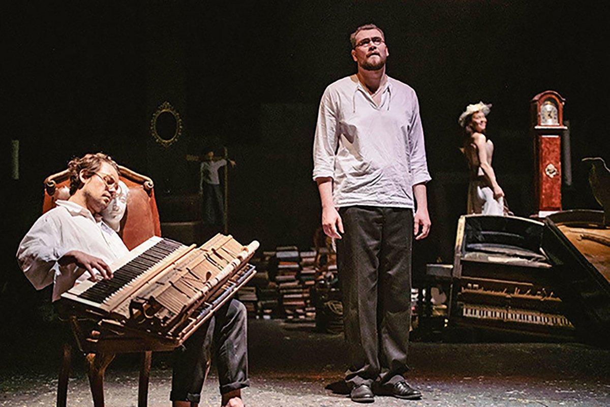 Сцена из спектакля. Фото: Кристапс Калнс / mct.lv