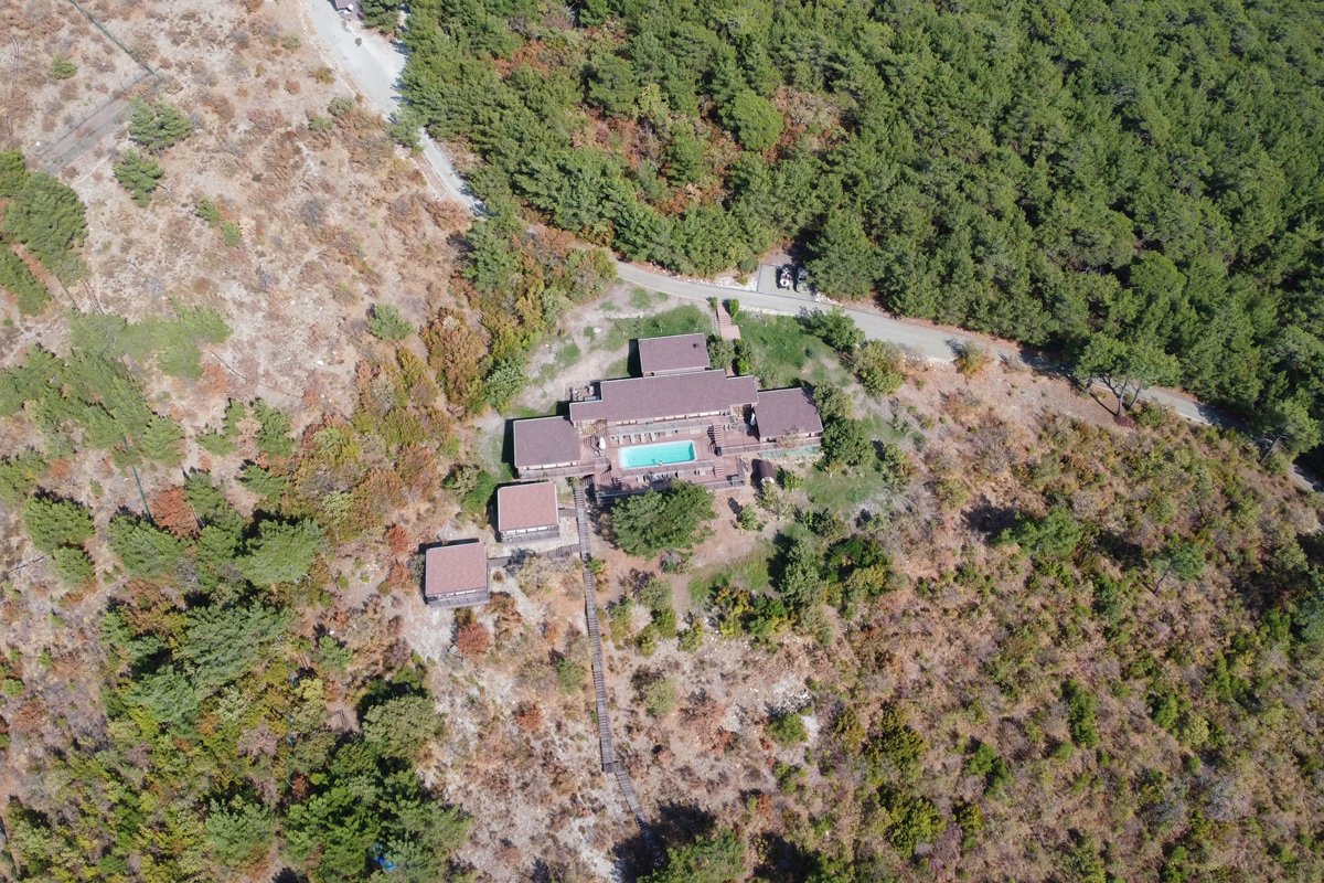 Бывшая дача Пригожина в Геленджике. Фото: Дмитрий Шевченко / Гражданская инициатива против экопреступности / VK