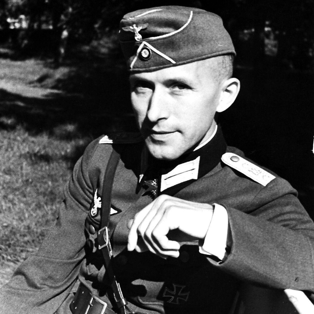 Эрнст Юнгер в форме капитана пехотного полка, приблизительно 1940 год. Фото: Interfoto / Alamy / Vida Press