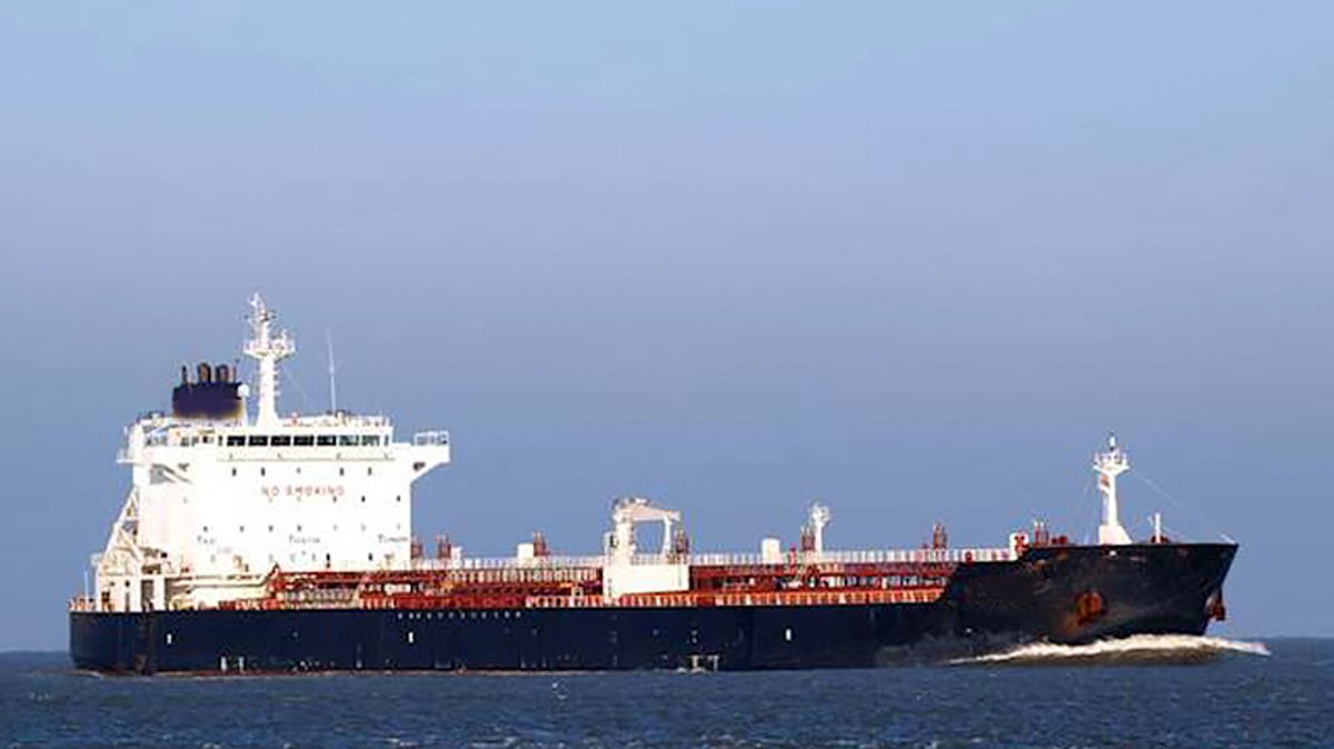 Танкер  Canis Power  с российской нефтью. Фото: Lloyd’s List Intelligence / Seasearcher