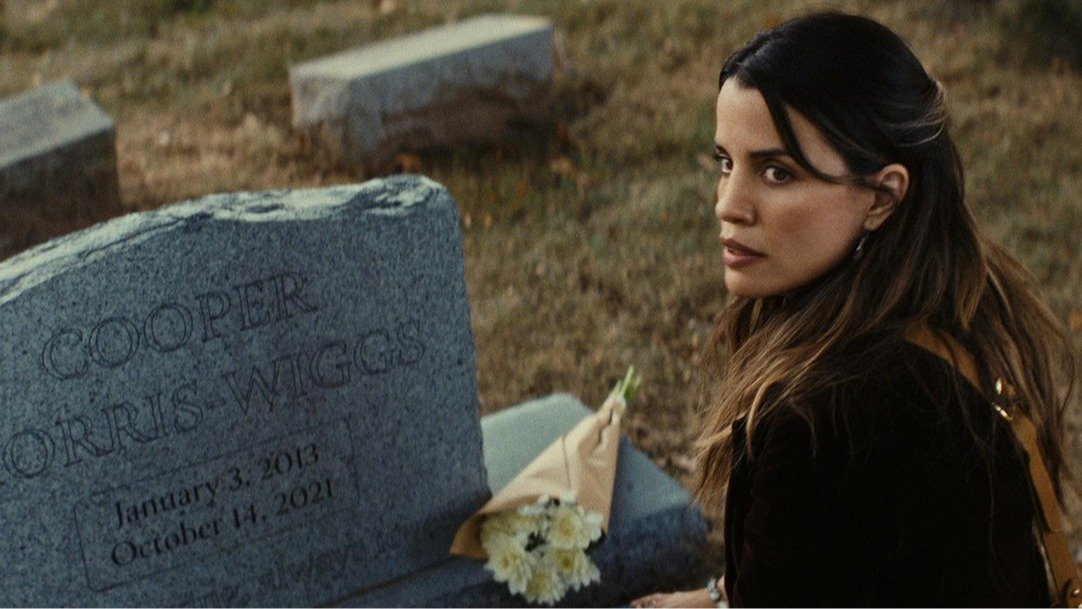 Рядом с вами поселился подозрительный сосед