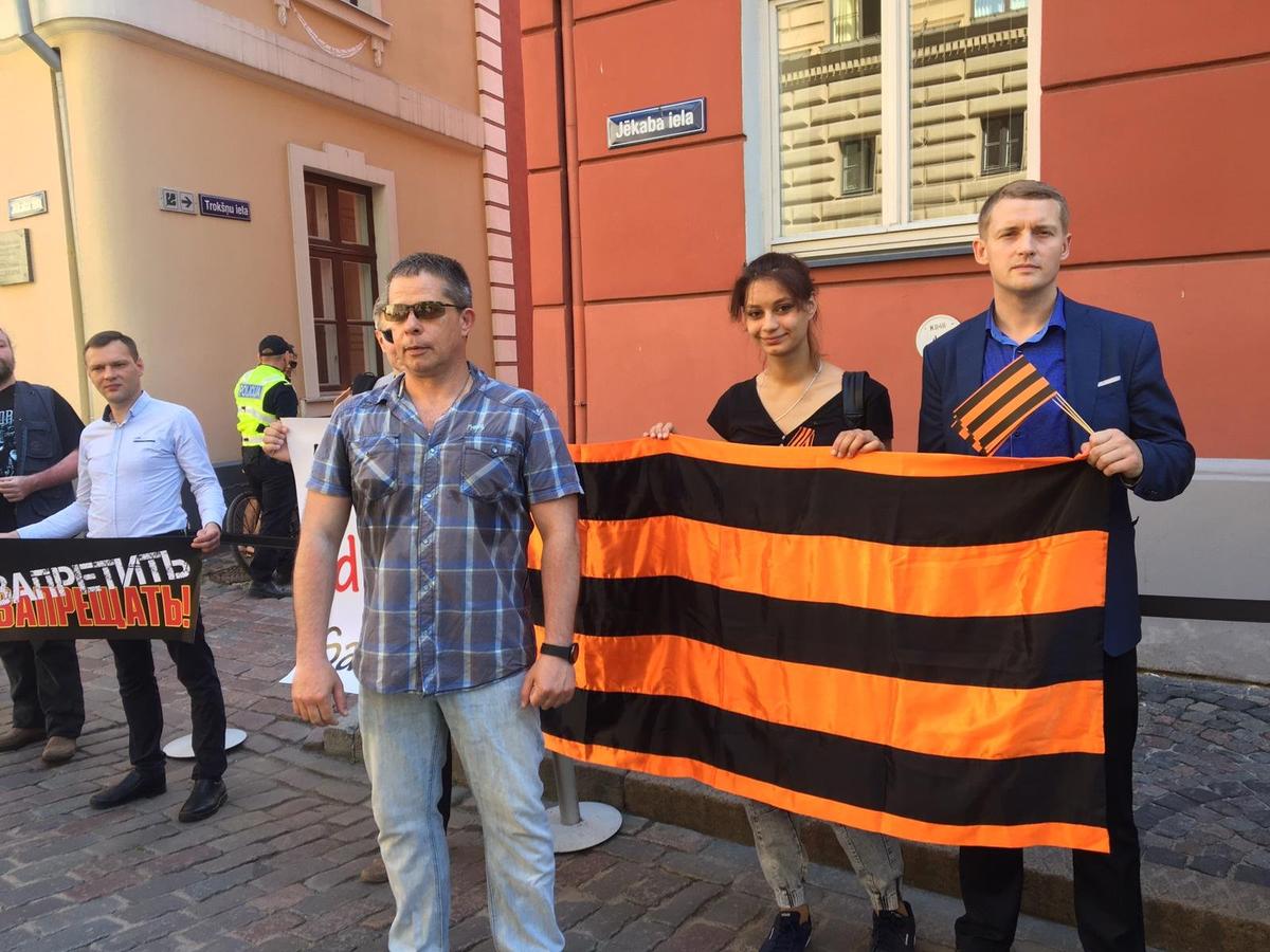 Татьяна Андриец на акции «Бессмертный полк» в Риге. Фото: Facebook