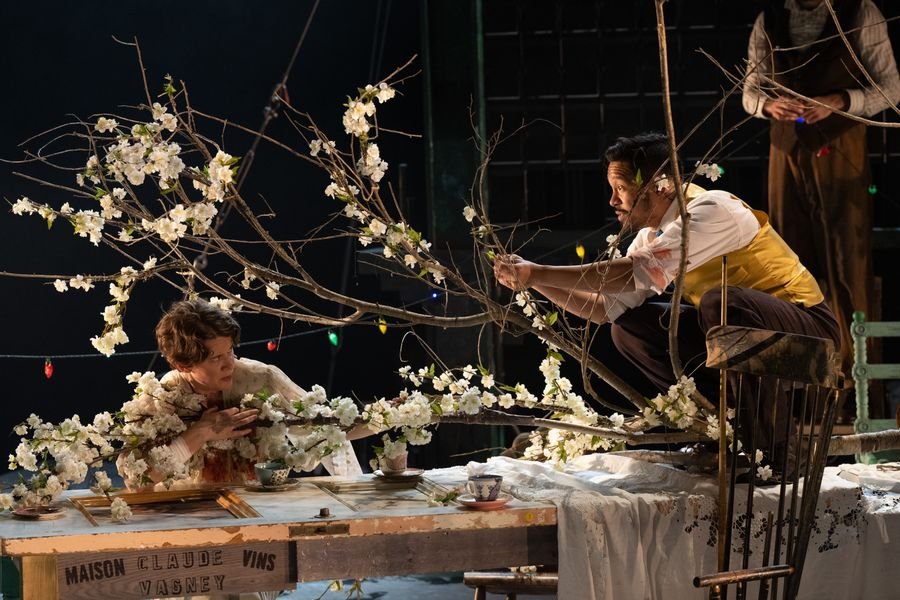 Спектакль «Вишневый сад» на сцене театра Wilma. Фото: Johanna Austin/Wilma Theater