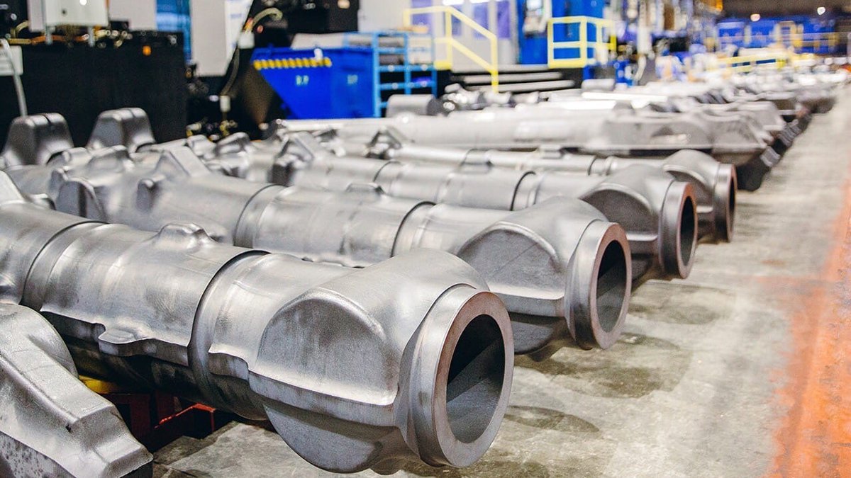 Титановые балки   тележки шасси крупнотоннажного самолета, фото: ВСМПО-АВИСМА / VK