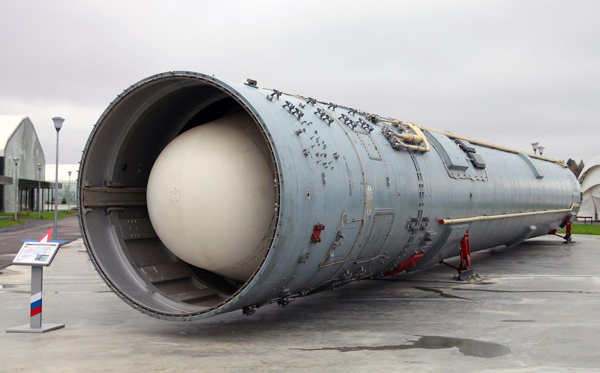 МБР шахтного базирования 15А35 / УР-100Н УТТХ / РС-18Б в транспортно-пусковом контейнере 15Я54. Фото: Wikimedia Commons , CC BY-SA 4.0